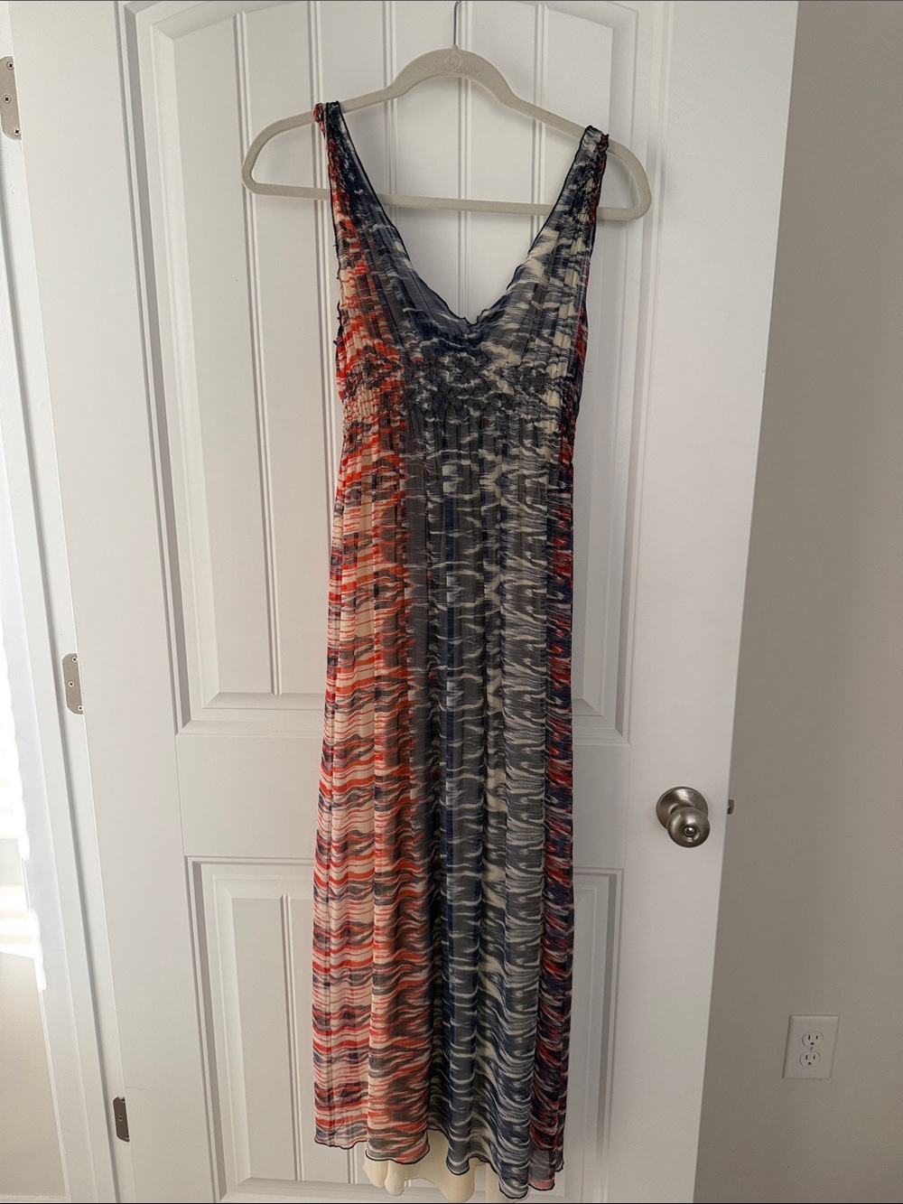 Sleeveless V-Neck Maxi Dress in Navy and Coral Wave Print